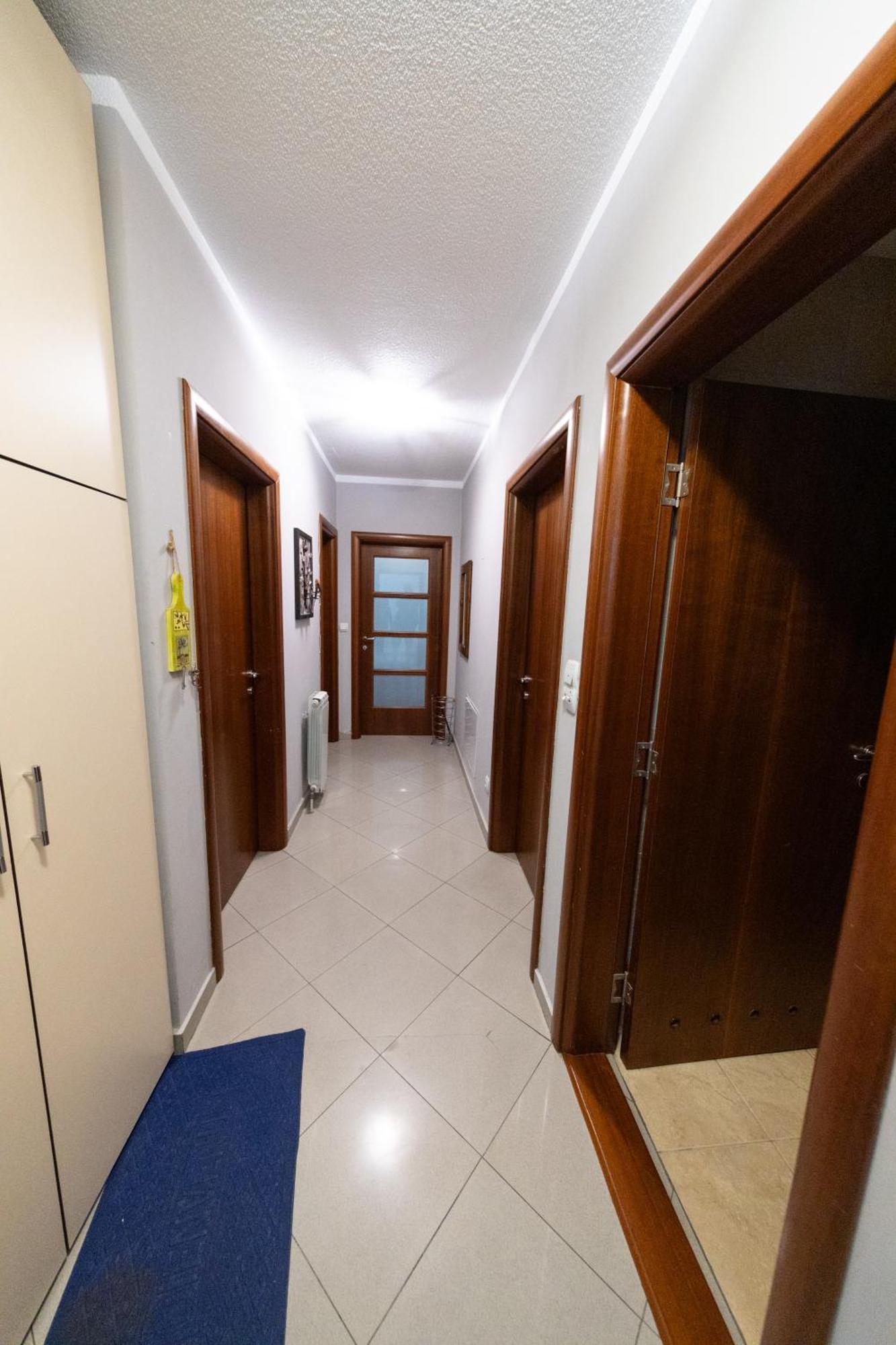 Lux Place Apartments Downtown Kragujevac Exterior foto